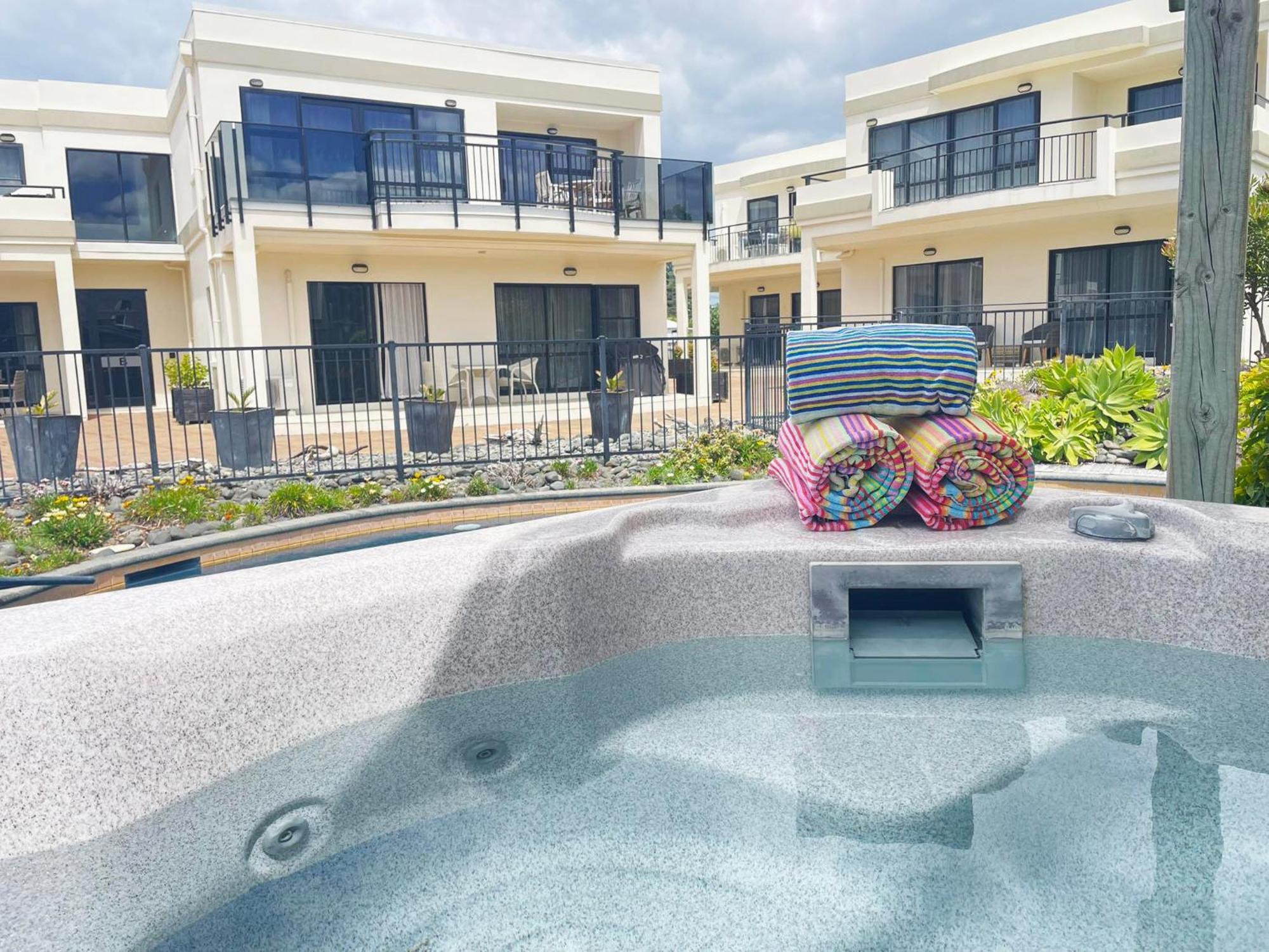 Ocean Breeze Resort Pauanui Extérieur photo