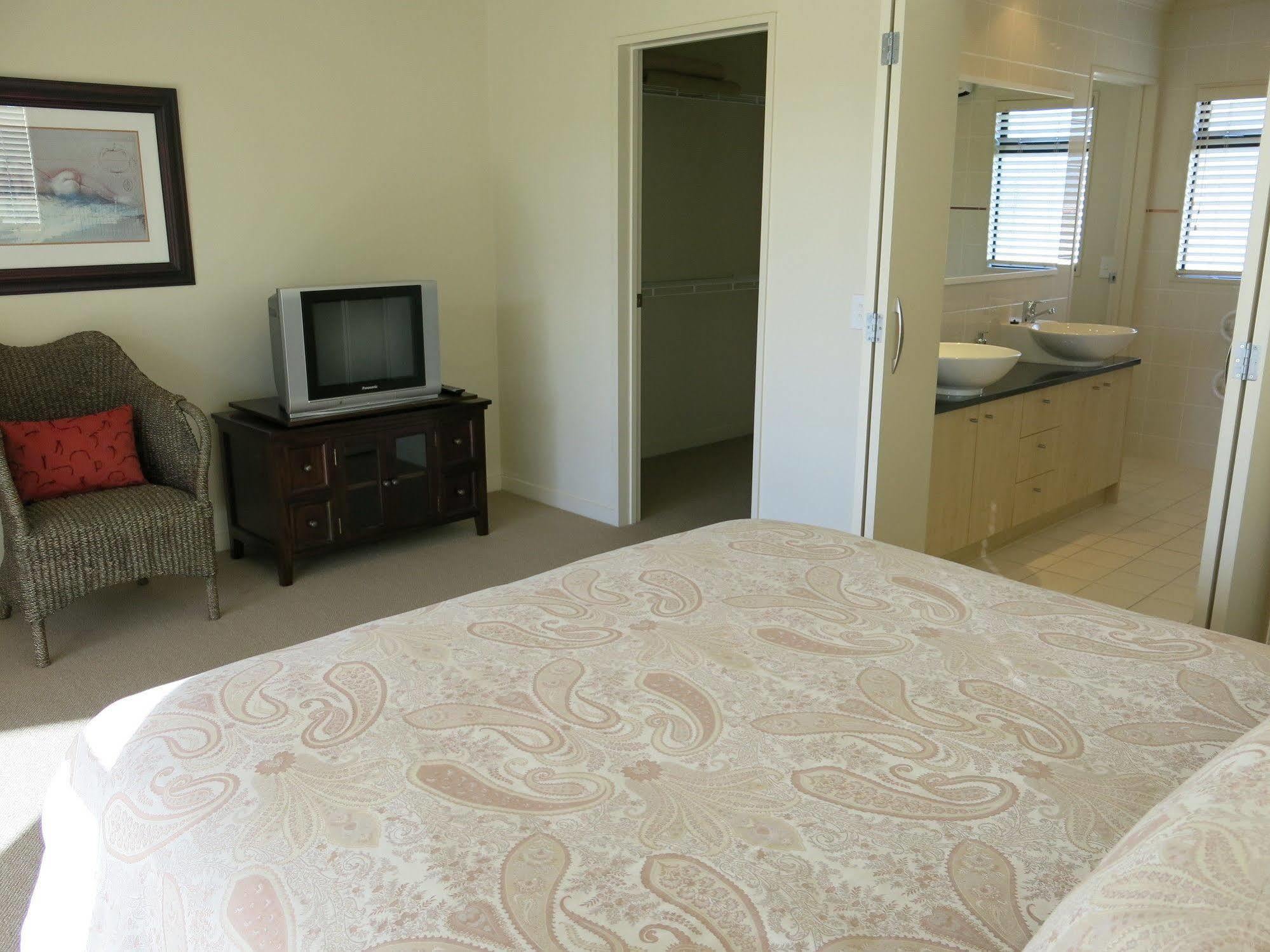 Ocean Breeze Resort Pauanui Extérieur photo