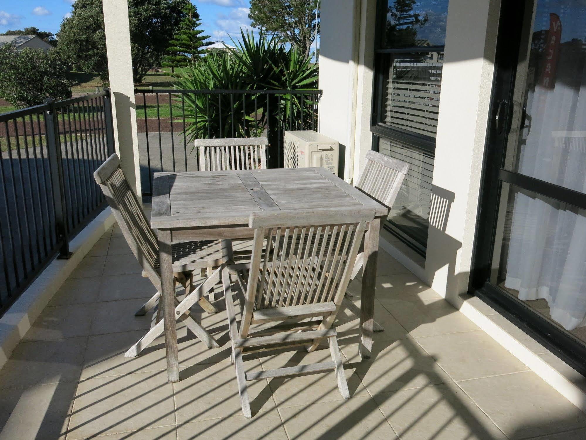 Ocean Breeze Resort Pauanui Extérieur photo